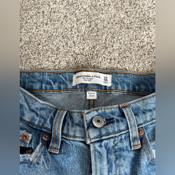 Abercrombie Mid Rise Straight Jean - Picture 4 of 5